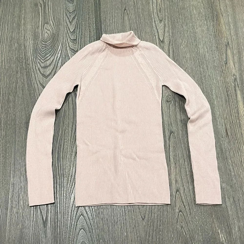 Uniqlo U Light Pink Ribbed Knit Turtleneck SweaterāSize S